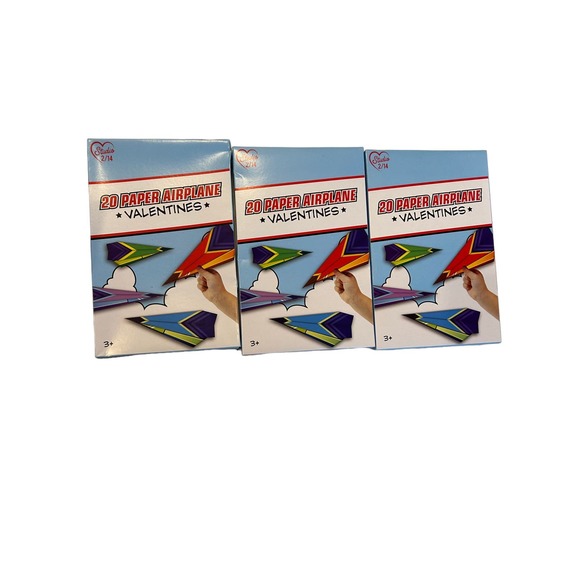 Studio 2/14 Valentines Cards Kids 60 Paper Airplanes New - Picture 1 of 3